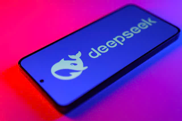 DeepSeek AI – Cuộc Cách Mạng Mới Trong Ngành Công Nghệ AI Toàn Cầu